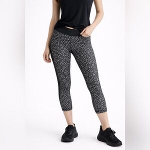 Lululemon Black Gray Pattern Crop Leggings 6 Mesh Panel Athletic Pants Womens